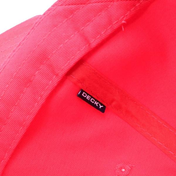 デッキー RELAXED FLAT BILL COTTON CAPS RED DECKY