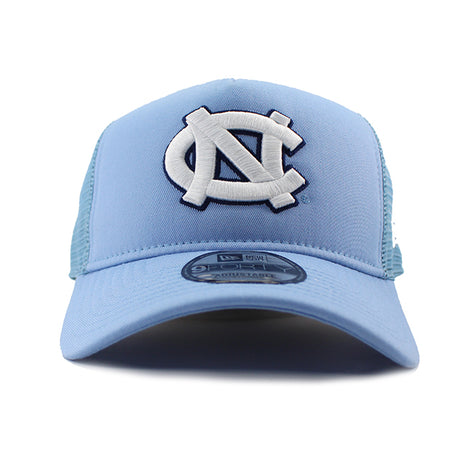 ニューエラ メッシュキャップ 9FORTY ノースカロライナ ターヒールズ NCAA A-FRAME TRUCKER MESH CAP LIGHT BLUE