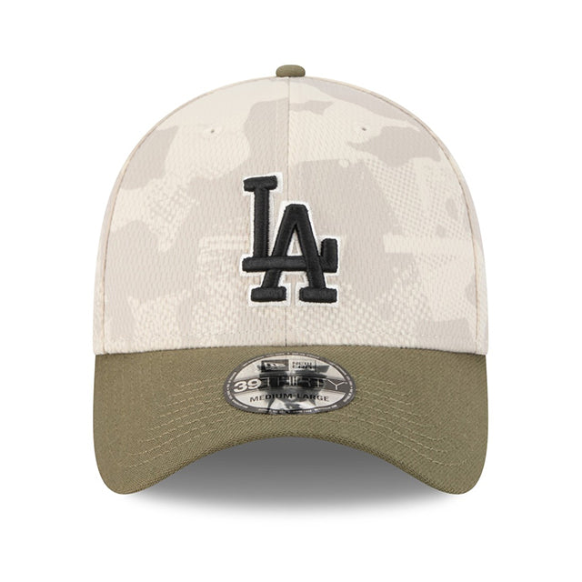 海外取寄 ニューエラ キャップ 39THIRTY ロサンゼルス ドジャース 2025 MLB ARMED FORCES STARS N STRIPES FLEX FIT LT BEIGE OLIVE