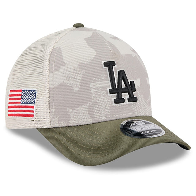 海外取寄 ニューエラ キャップ 9FORTY M-CROWN ロサンゼルス ドジャース 2025 MLB ARMED FORCES STARS N STRIPES MESH SNAPBACK CAP LT BEIGE OLIVE