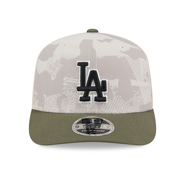 海外取寄 ニューエラ キャップ 9SEVENTY ロサンゼルス ドジャース 2025 MLB ARMED FORCES STARS N STRIPES STRETCH MESH SNAPBACK CAP LT BEIGE OLIVE