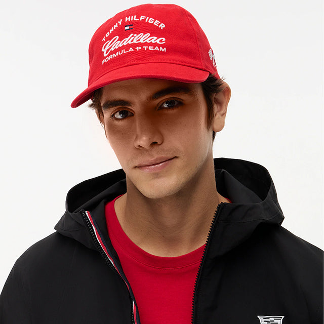 海外取寄 トミーヒルフィガー キャップ キャデラック F1チーム COLLAB LOGO ADJUSTABLE CAP RED