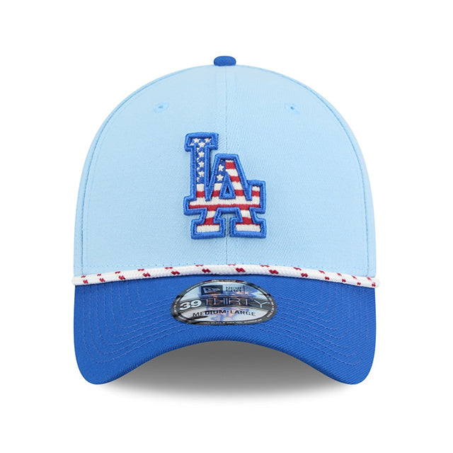 海外取寄 独立記念日モデル ニューエラ キャップ 39THIRTY ロサンゼルス ドジャース 2025 MLB JULY 4TH STARS N STRIPES FLEX FIT LIGHT BLUE