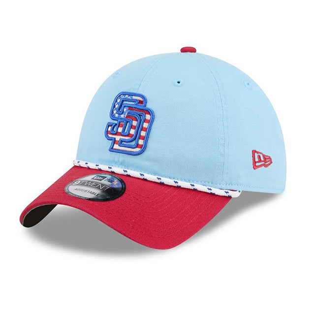 海外取寄 ニューエラ キャップ 9TWENTY サンディエゴ パドレス 2025 MLB JULY 4TH STARS N STRIPES ADJUSTABLE CAP LIGHT BLUE