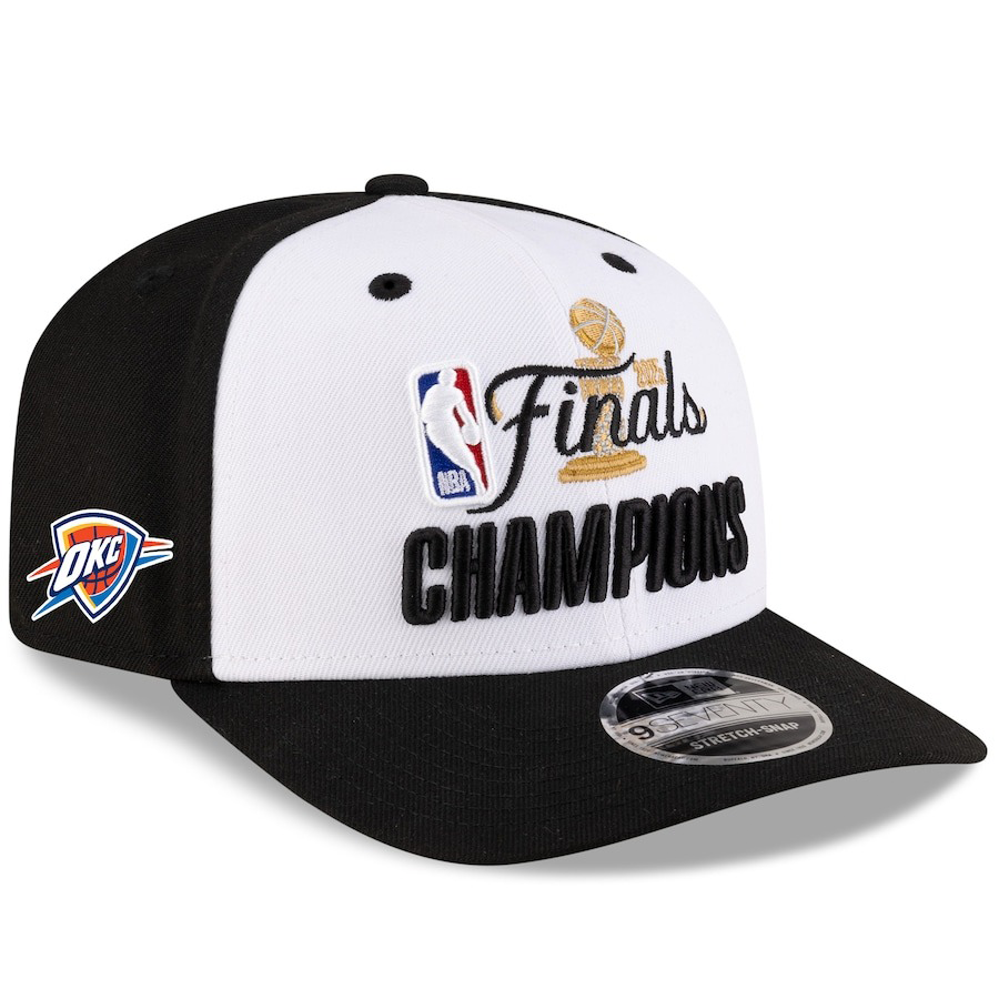海外取寄 ニューエラ キャップ 9SEVENTY ストレッチ スナップバック オクラホマシティ サンダー 2025 NBA FINALS CHAMPIONS PARADE STRETCH SNAPBACK CAP WHITE BLACK