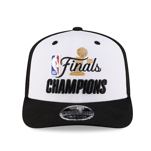 海外取寄 ニューエラ キャップ 9SEVENTY ストレッチ スナップバック オクラホマシティ サンダー 2025 NBA FINALS CHAMPIONS PARADE STRETCH SNAPBACK CAP WHITE BLACK