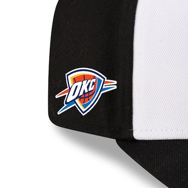 海外取寄 ニューエラ キャップ 9SEVENTY ストレッチ スナップバック オクラホマシティ サンダー 2025 NBA FINALS CHAMPIONS PARADE STRETCH SNAPBACK CAP WHITE BLACK