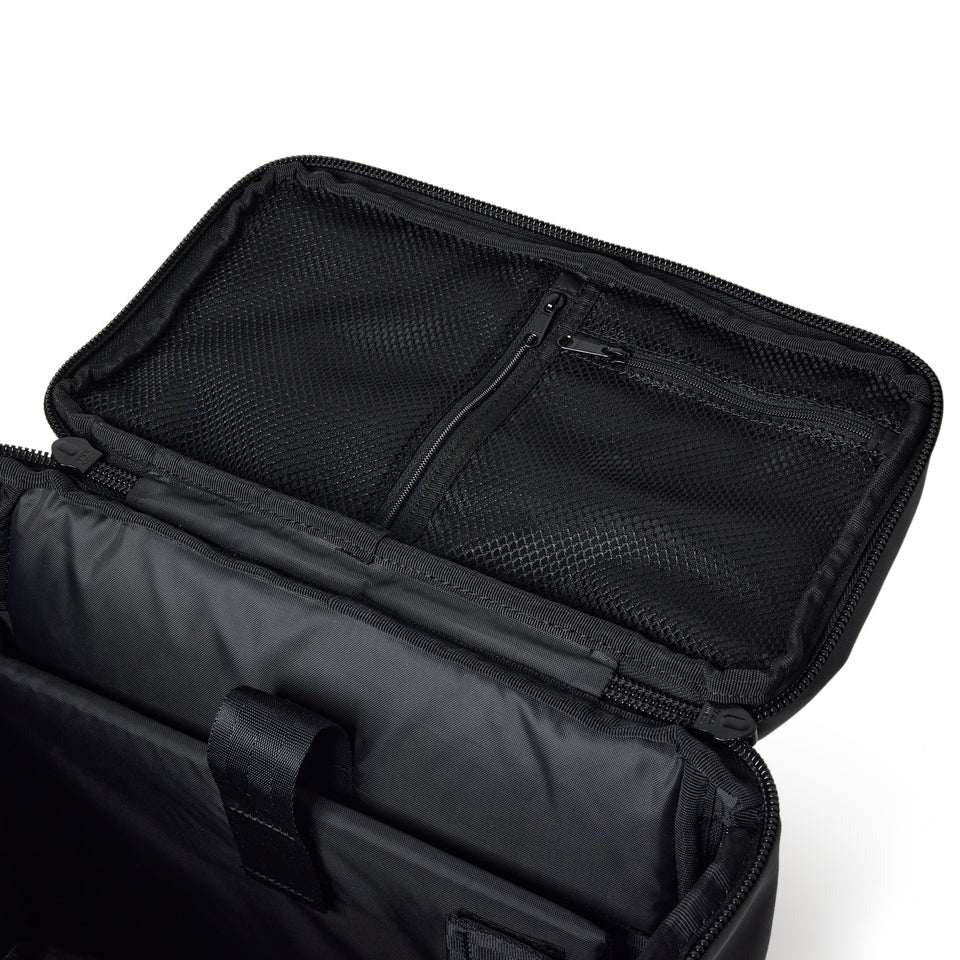 ニューエラ ボックスパック 32L BOX PACK PRINT LOGO OUTLINE TPU BLACK