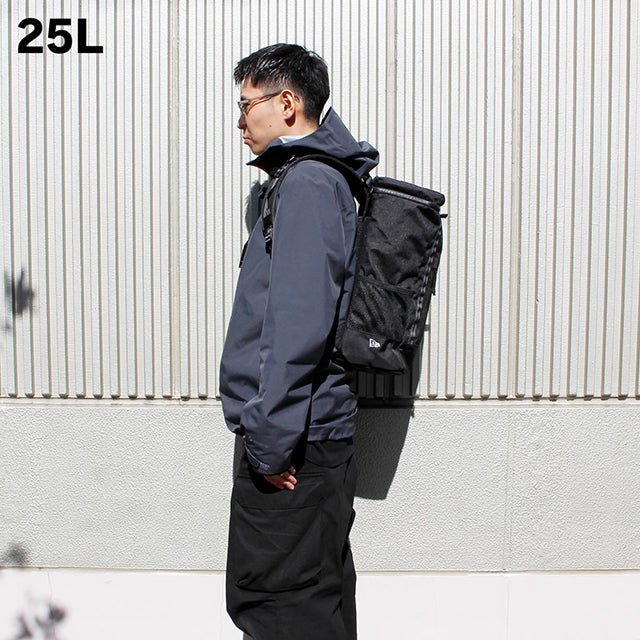 ニューエラ ボックスパック 25L BOX PACK PRINT LOGO OUTLINE MIDIUM BLACK