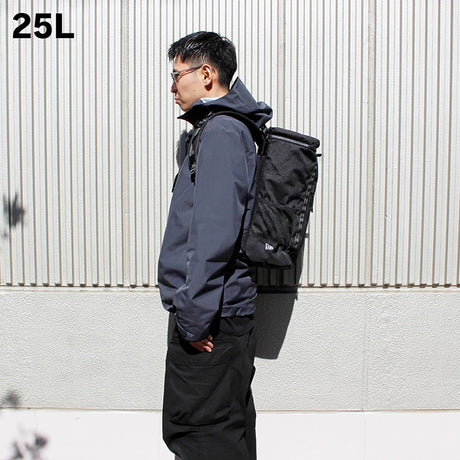 ニューエラ ボックスパック 25L BOX PACK PRINT LOGO OUTLINE MIDIUM BLACK