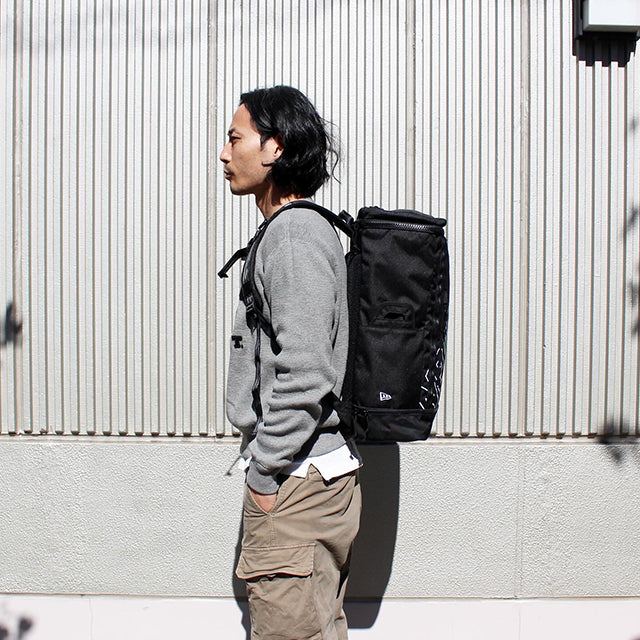 ニューエラ ボックスパック 32L BOX PACK PRINT LOGO OUTLINE BLACK