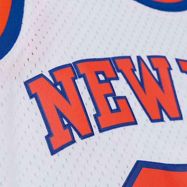 MF DOOMコラボ 海外取寄 ミッチェルアンドネス ユニフォームジャージー ニューヨーク ニックス A NEW YORK STORY FASHION JERSEY WHITE