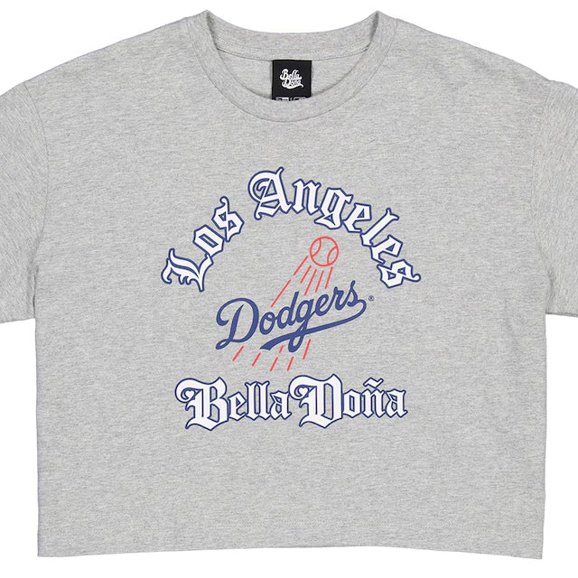 海外取寄 女性用 ニューエラ Tシャツ ロサンゼルス ドジャース ベラ ドーニャ WOMEN'S BOXY CROP T-SHIRT GREY