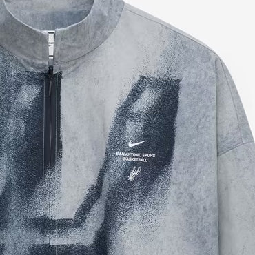 海外取寄 ナイキ ジャケット サンアントニオ スパーズ JACKET 2026-27 STANDARD ISSUE ON-COURT GAME THEATER LOUD FULL-ZIP JACKET GREY