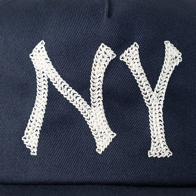 海外取寄 oMA STUDIOS スナップバックキャップ NY CHAIN STITCH SNAPBACK CAP NAVY