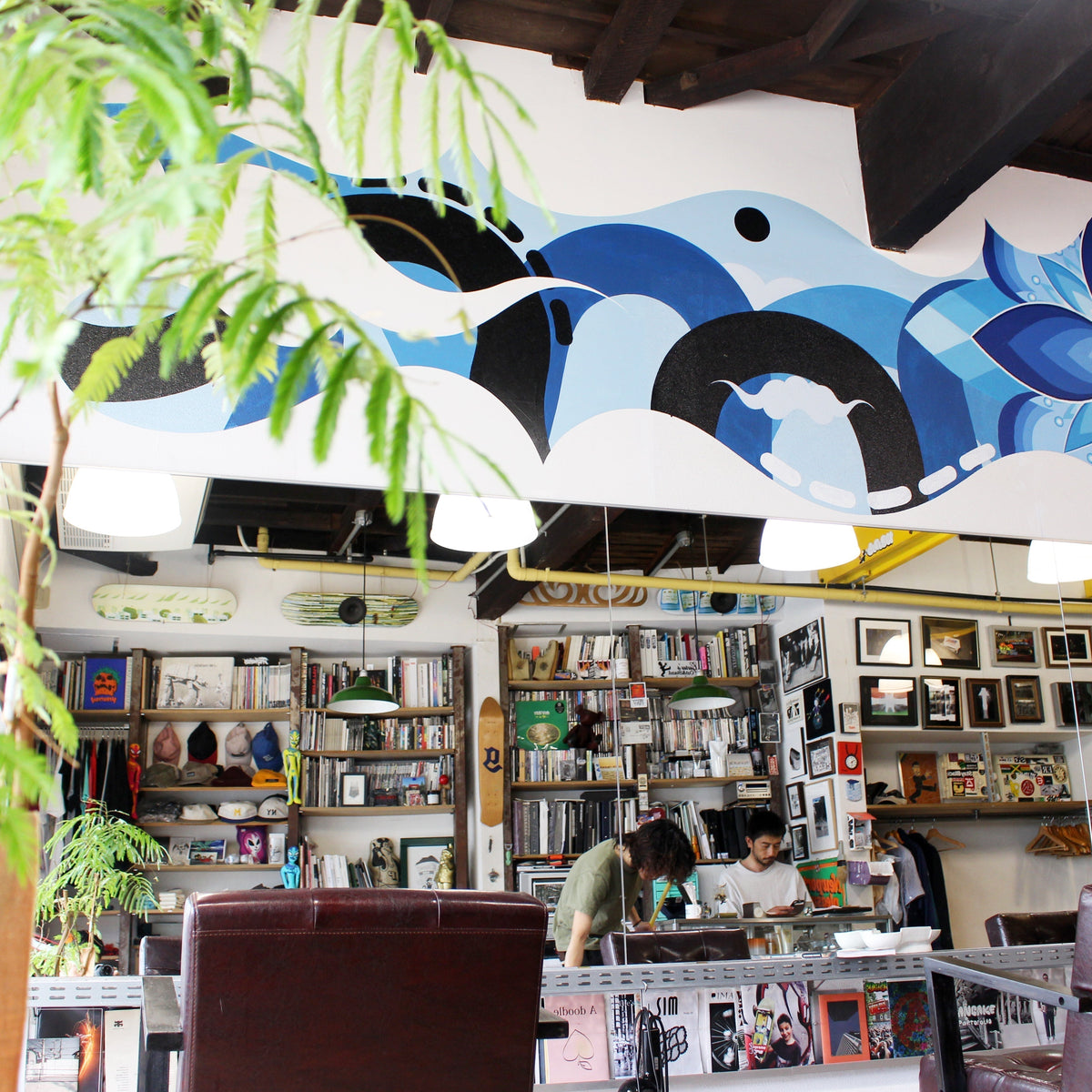 Store Locations : Guru's Cut & Stand – Amazingstore