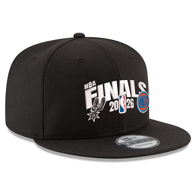 NBAファイナルモデル 海外取寄 サンアントニオ スパーズ vs ニューヨーク ニックス ニューエラ キャップ 9FIFTY 2026 NBA FINALS MATCHUP SNAPBACK CAP BLACK