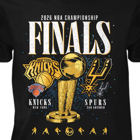 NBAファイナルモデル 海外取寄 サンアントニオ スパーズ vs ニューヨーク ニックス Tシャツ 2026 NBA FINALS MATCHUP TROPHY T-SHIRT BLACK