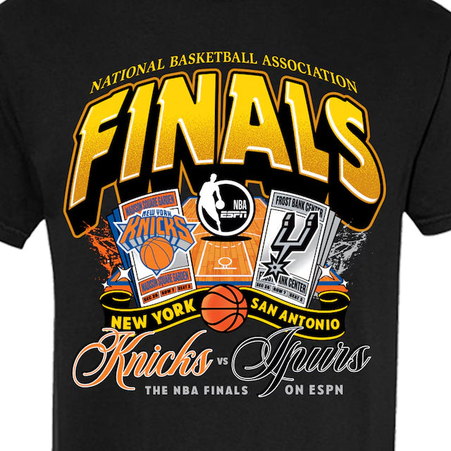 NBAファイナルモデル 海外取寄 サンアントニオ スパーズ vs ニューヨーク ニックス Tシャツ 2026 NBA FINALS MATCHUP TICKETS T-SHIRT BLACK