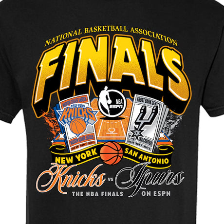 NBAファイナルモデル 海外取寄 サンアントニオ スパーズ vs ニューヨーク ニックス Tシャツ 2026 NBA FINALS MATCHUP TICKETS T-SHIRT BLACK