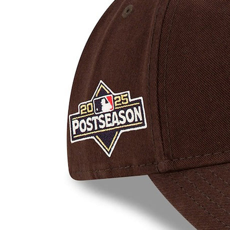 海外取寄 2025 ポストシーズンモデル ニューエラ キャップ 9TWENTY サンディエゴ パドレス MLB POSTSEASON STRAPBACK CAP BROWN