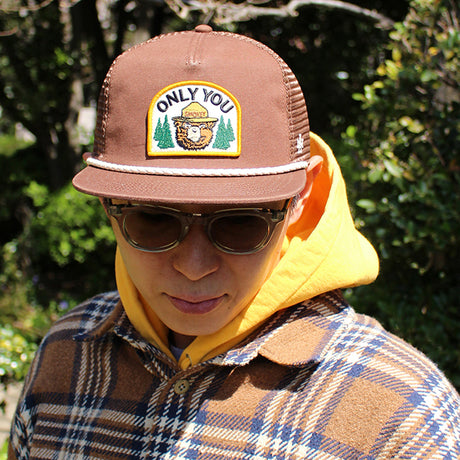 アメリカンニードル キャップ スモーキーベア SMOKEY BEAR TRUCKER MESH CAP BROWN
