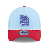 海外取寄 独立記念日モデル ニューエラ キャップ 39THIRTY サンディエゴ パドレス 2025 MLB JULY 4TH STARS N STRIPES FLEX FIT LIGHT BLUE