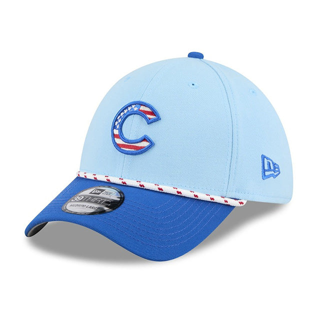 海外取寄 独立記念日モデル ニューエラ キャップ 39THIRTY シカゴ カブス 2025 MLB JULY 4TH STARS N STRIPES FLEX FIT LIGHT BLUE