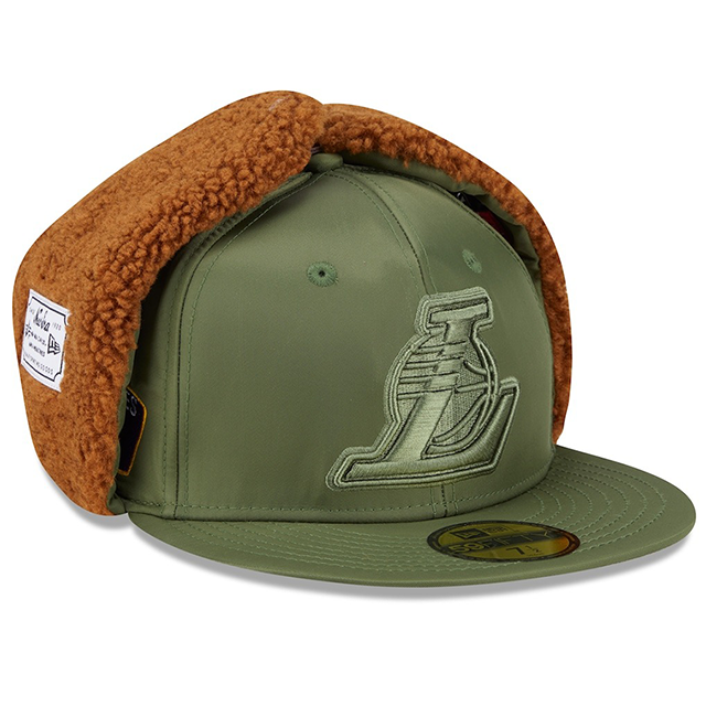 海外取寄 ニューエラ キャップ 59FIFTY ロサンゼルス レイカーズ ALPHA INDUSTRIES DOGEAR FITTED CAP OLIVE