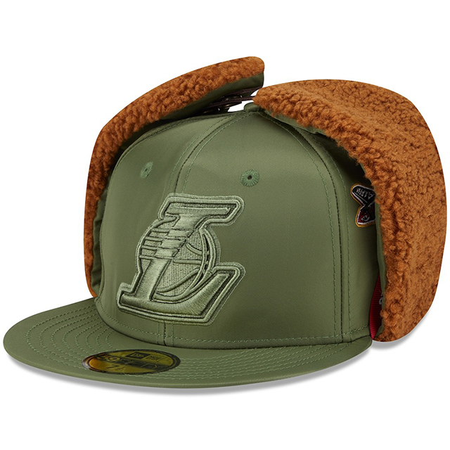 海外取寄 ニューエラ キャップ 59FIFTY ロサンゼルス レイカーズ ALPHA INDUSTRIES DOGEAR FITTED CAP OLIVE