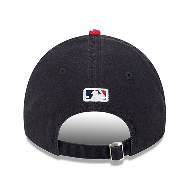 海外取寄 2025 MLB スピードウェイ・クラシックモデル ニューエラ キャップ 9TWENTY アトランタ ブレーブス 2025 MLB SPEEDWAY CLASSIC ADJUSTABLE CAP NAVY RED