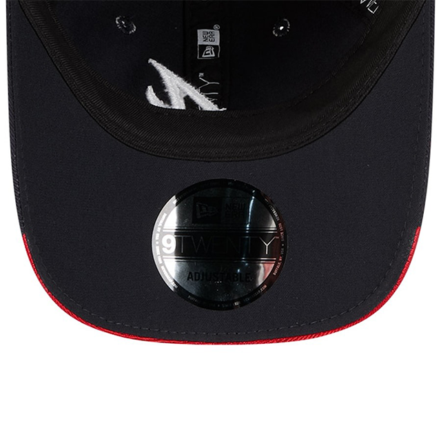海外取寄 2025 MLB スピードウェイ・クラシックモデル ニューエラ キャップ 9TWENTY アトランタ ブレーブス 2025 MLB SPEEDWAY CLASSIC ADJUSTABLE CAP NAVY RED