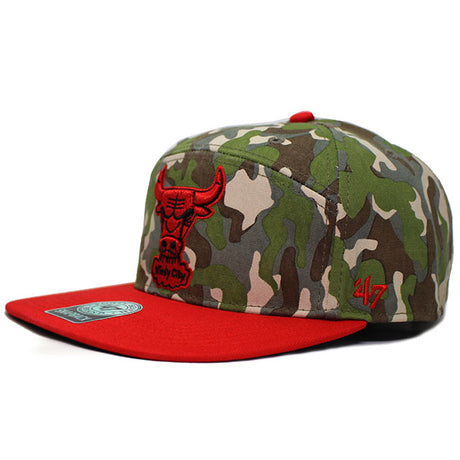 47BRAND シカゴ ブルズ スナップバック CHENY CAMPER SNAPBACK WOODLAND CAMO-RED