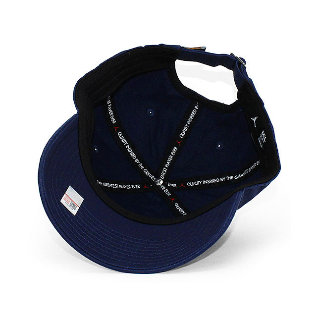 ジョーダン キャップ ミシガン ウォルバリンズ NCAA SIDELINE TRI-GLIDE STRAPBACK CAP NAVY