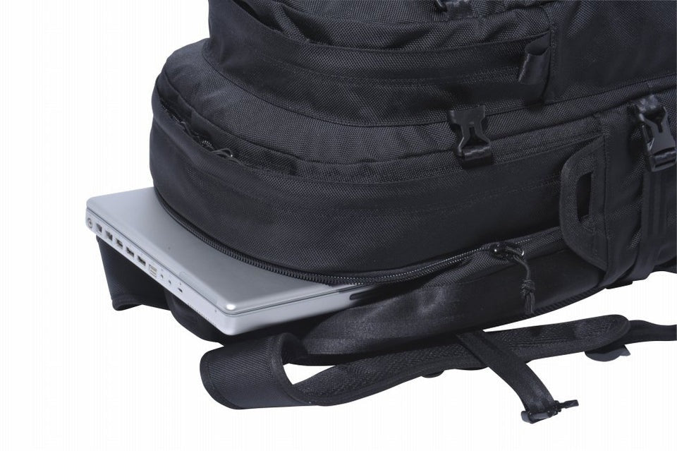 【極美品】ニューエラ　キャップクリップ付きキャリアパック　35l　NEW ERA NEW ERA - ニューエラ バックパック キャリアパック 35L
