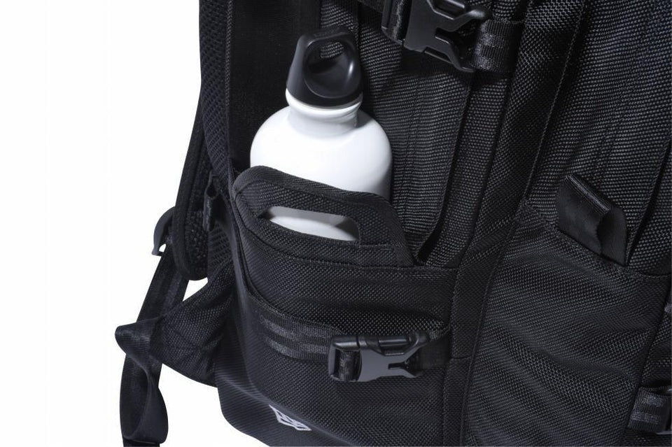 【極美品】ニューエラ　キャップクリップ付きキャリアパック　35l　NEW ERA NEW ERA - ニューエラ バックパック キャリアパック 35L
