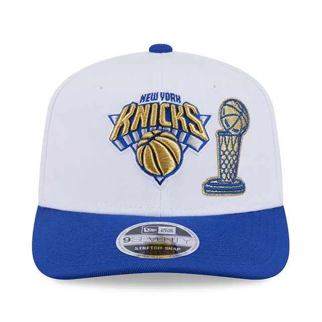 海外取寄 ニューエラ キャップ 9SEVENTY ニューヨーク ニックス 2026 NBA FINALS CHAMPIONS RING CEREMONY SNAPBACK CAP WHITE-BLUE