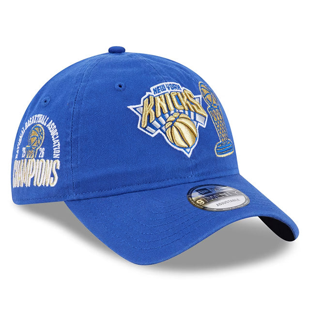 海外取寄 ニューエラ キャップ 9TWENTY ニューヨーク ニックス 2026 NBA FINALS CHAMPIONS RING CEREMONY STRAPBACK CAP BLUE