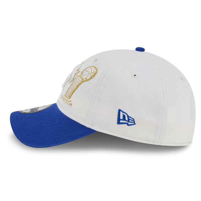 海外取寄 ニューエラ キャップ 9TWENTY ニューヨーク ニックス 2026 NBA FINALS CHAMPIONS LOCKER ROOM RING CEREMONY STRAPBACK CAP WHITE-BLUE
