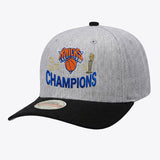海外取寄 ミッチェル＆ネス ニューヨーク ニックス スナップバックキャップ THREE-TIME NBA FINALS CHAMPIONS TROPHY STRETCH SNAPBACK CAP HEATHER GREY