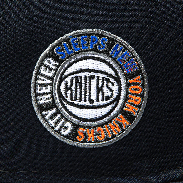 海外取寄 ニューエラ キャップ 59FIFTY ニューヨーク ニックス CITY NEVER SLEEPS PATCH SCRIPT FITTED CAP NAVY