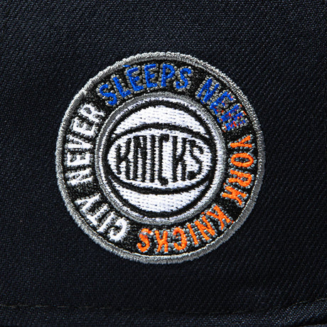 海外取寄 ニューエラ キャップ 59FIFTY ニューヨーク ニックス CITY NEVER SLEEPS PATCH SCRIPT FITTED CAP NAVY