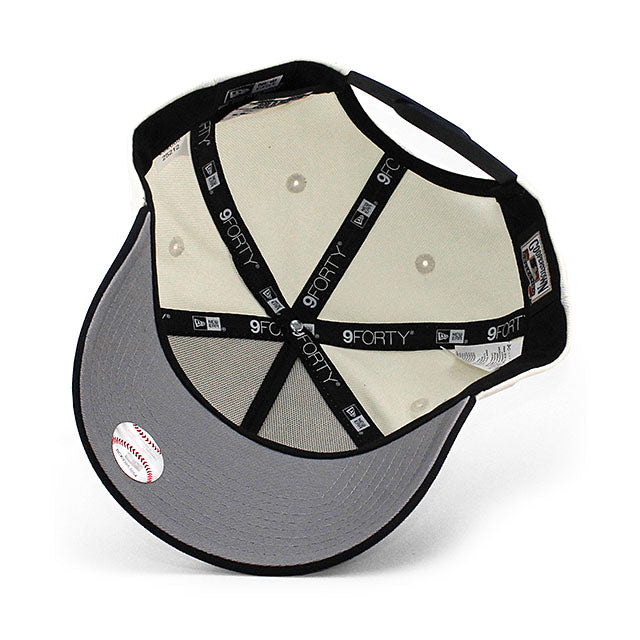 ニューエラ キャップ 9FORTY ニューヨーク ヤンキース MLB 1999 WORLD SERIES GREY BOTTOM A-FRAME SNAPBACK CAP CREAM