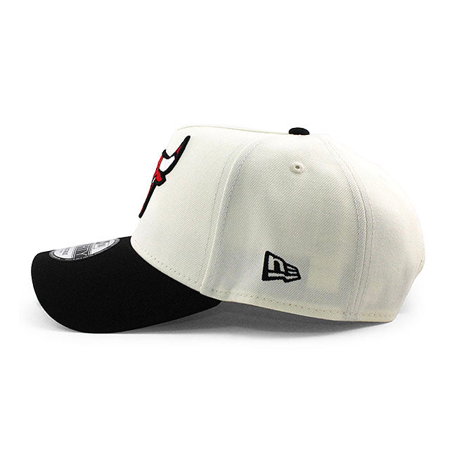 ニューエラ キャップ 9FORTY シカゴ ブルズ 1996 NBA CHAMPIONS GREY BOTTOM A-FRAME SNAPBACK CAP CREAM