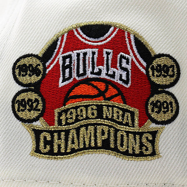 ニューエラ キャップ 9FORTY シカゴ ブルズ 1996 NBA CHAMPIONS GREY BOTTOM A-FRAME SNAPBACK CAP CREAM