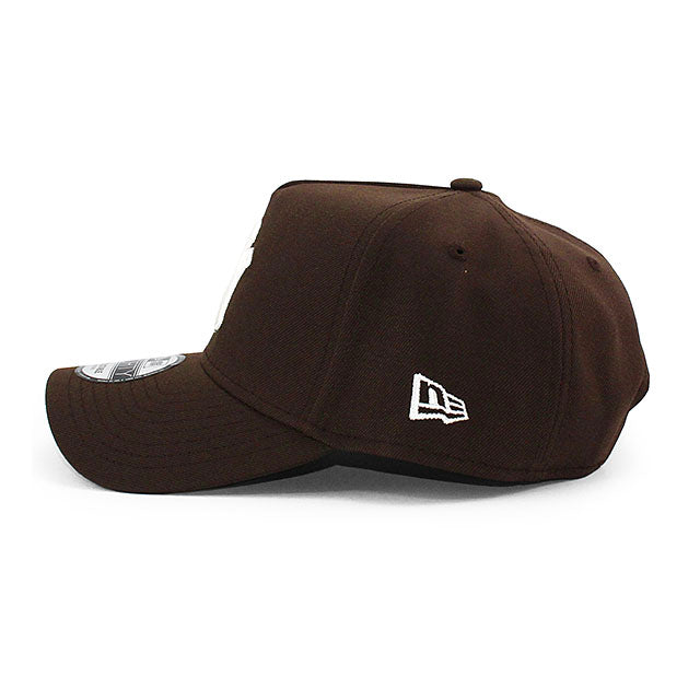 ニューエラ キャップ 9FORTY ニューヨーク ヤンキース MLB 1951 WORLD SERIES KELLY GREEN BOTTOM A-FRAME SNAPBACK CAP BROWN