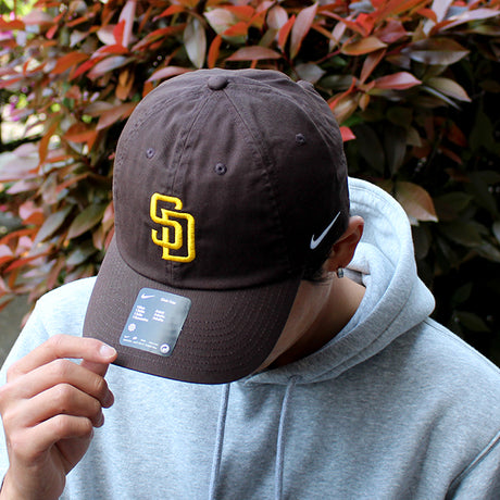 ナイキ キャップ サンディエゴ パドレス NIKE CLUB UNSTRUCTURED ORGANIC COTTON CAP BROWN