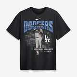 山本由伸モデル 海外取寄 ナイキ Tシャツ ロサンゼルス ドジャース ENLARGED PLAYER GRAPHIC MAX90 HEEAVYWEIGHT T-SHIRT BLACK