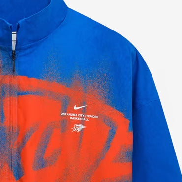 海外取寄 ナイキ ジャケット オクラホマシティ サンダー JACKET 2026-27 STANDARD ISSUE ON-COURT GAME THEATER LOUD FULL-ZIP JACKET BLUE