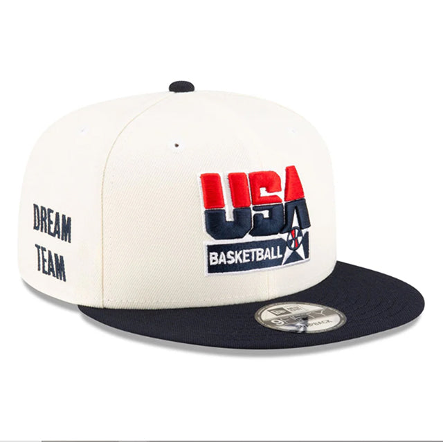 USA代表 ドリームチーム ニューエラ キャップ USA BASKETBALL DREAM TEAM SNAPBACK CAP  CHROME-NAVY/ 国内外からニューエラをはじめナイキ、クーパーズタウンボールキャップ等を中心に取り扱うベースボールキャップの専門店 /  Amazingstore(アメイジングストア)